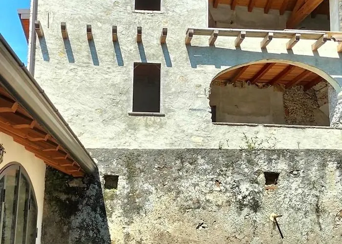بيت للعطل La Cascina Della Vigna Del Viandante اباديا لاريانا